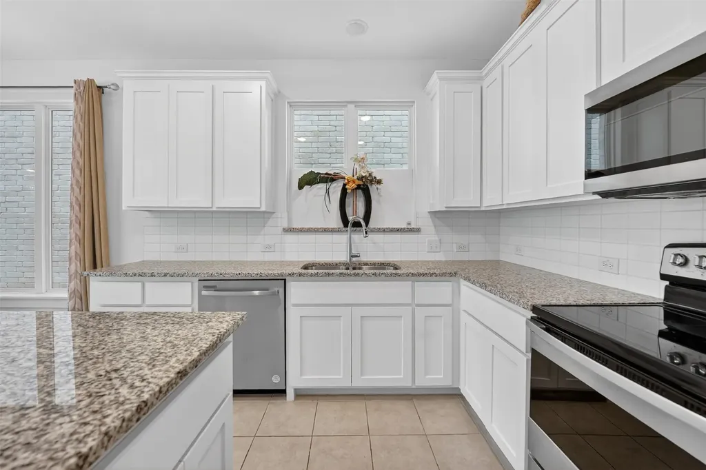 340 Oakbend Drive Lewisville TX 75067