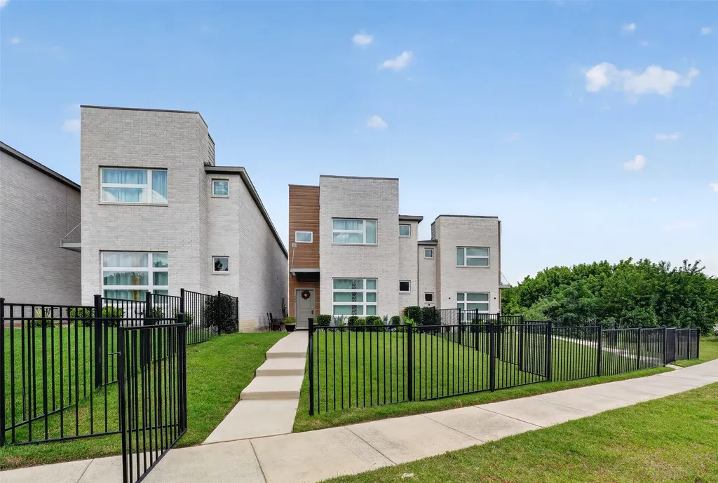 340 Oakbend Drive Lewisville TX 75067