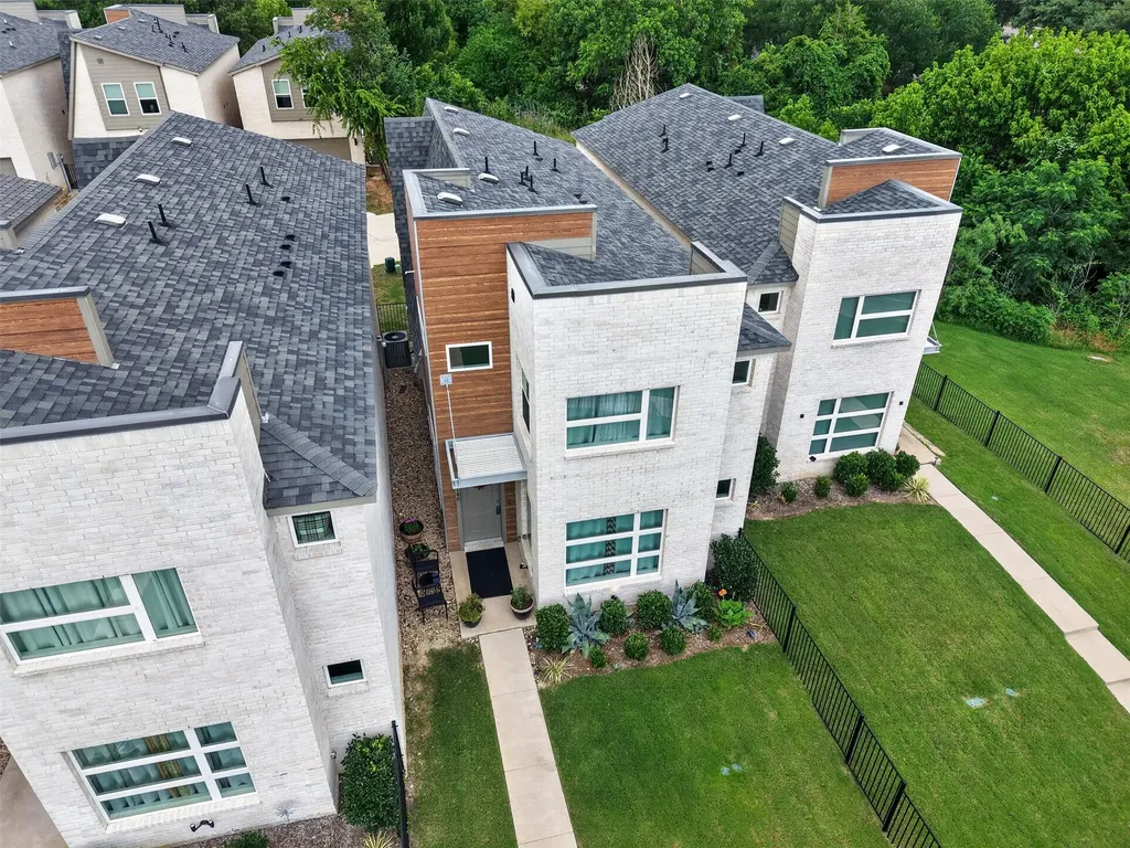 340 Oakbend Drive Lewisville TX 75067