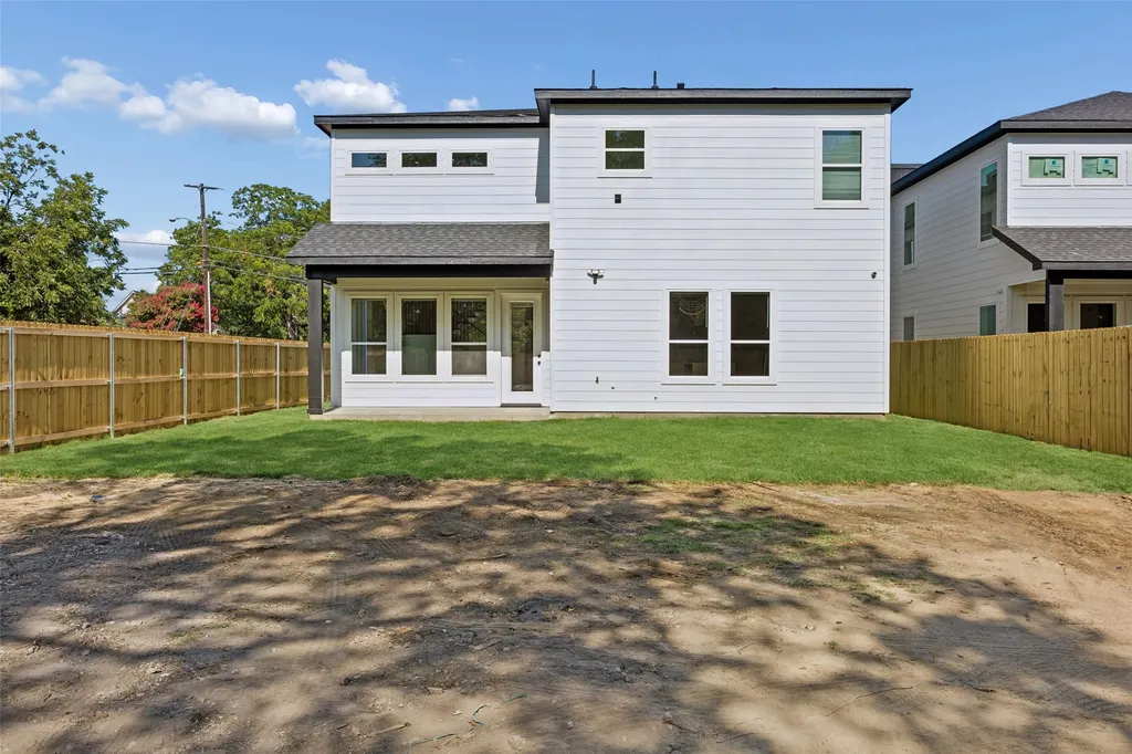 1000 N Bagley Street Dallas TX 75211