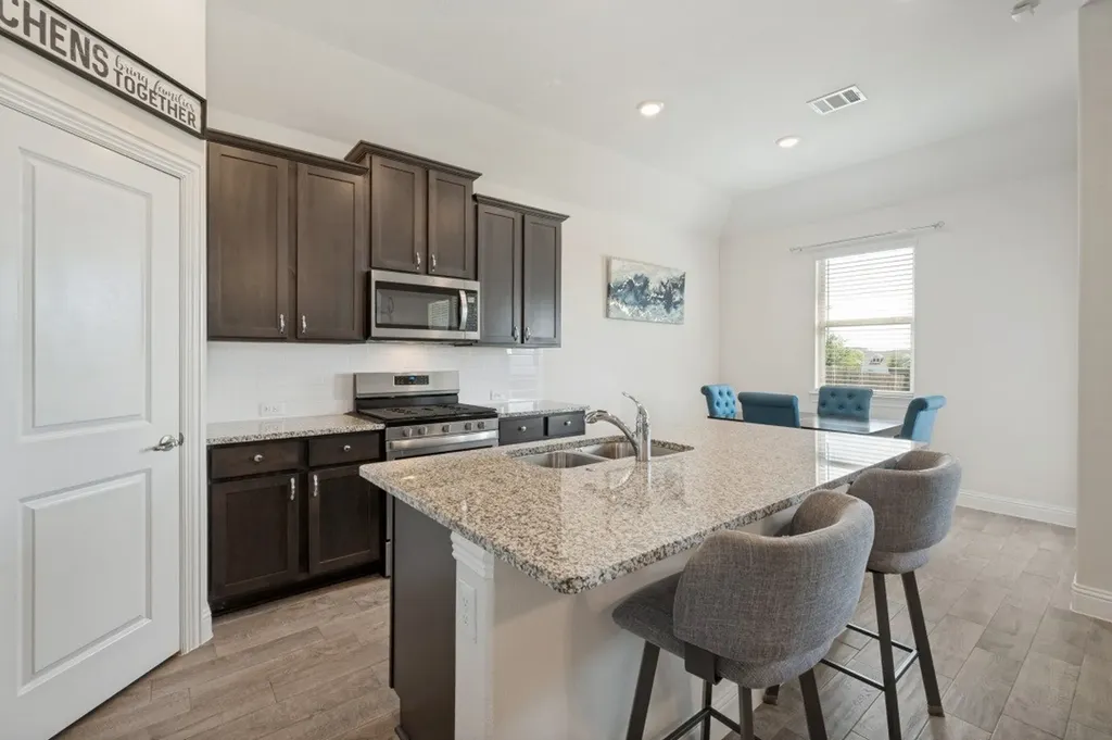 3020 Aransas Avenue Aubrey TX 76227