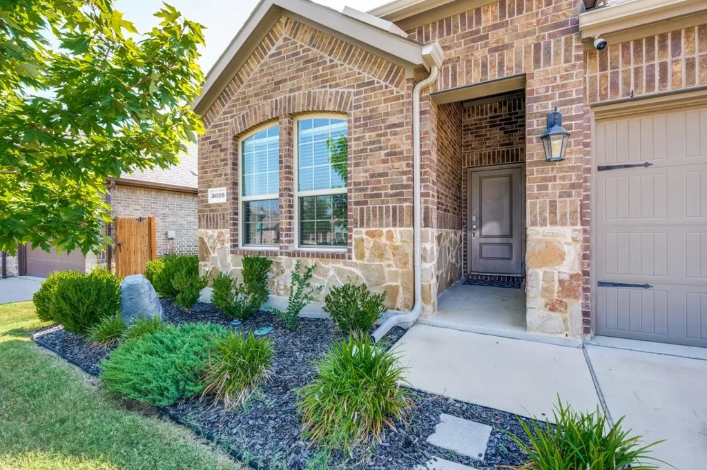 3020 Aransas Avenue Aubrey TX 76227