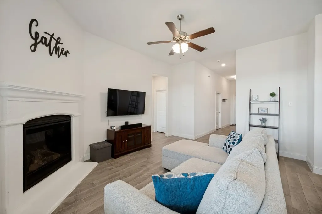 3020 Aransas Avenue Aubrey TX 76227