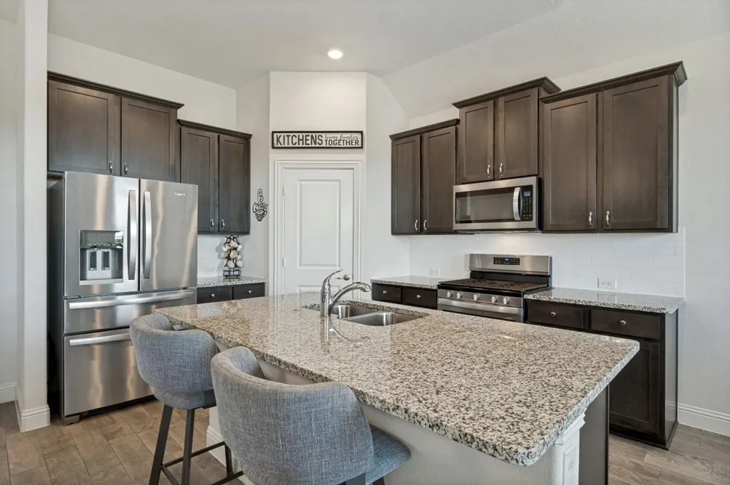 3020 Aransas Avenue Aubrey TX 76227