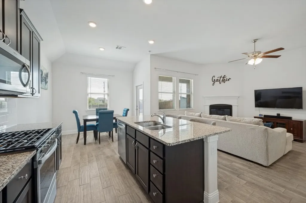 3020 Aransas Avenue Aubrey TX 76227