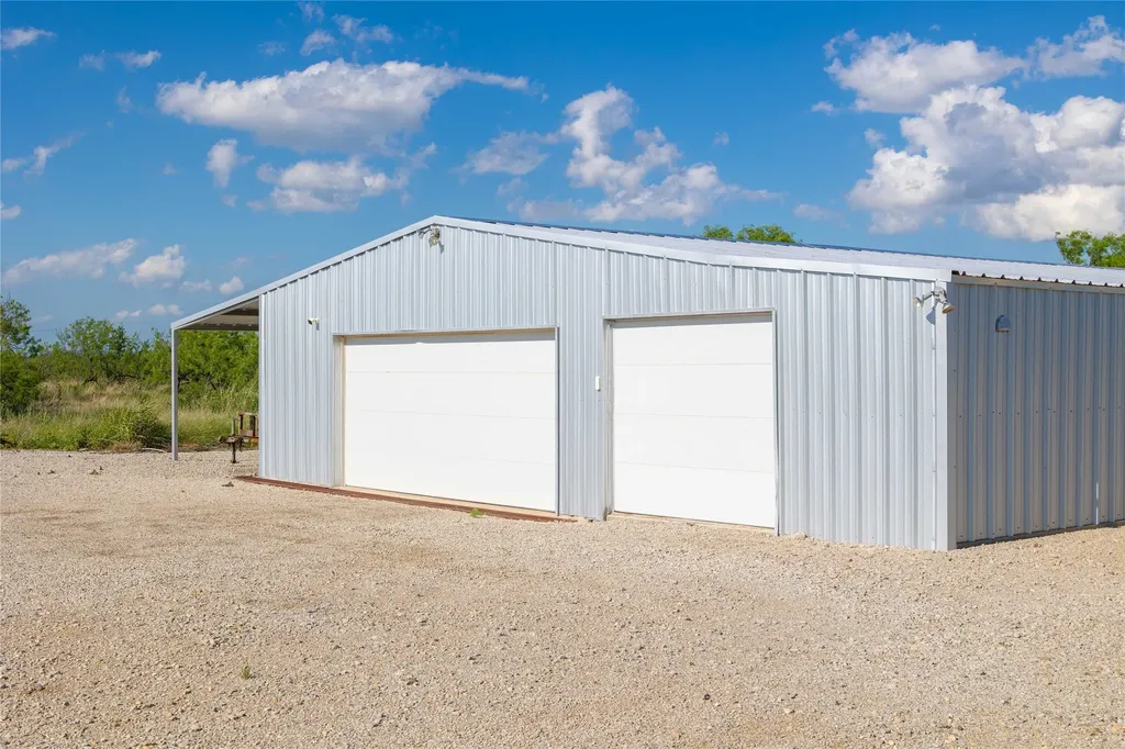 970 Cr 256 Coleman TX 76834