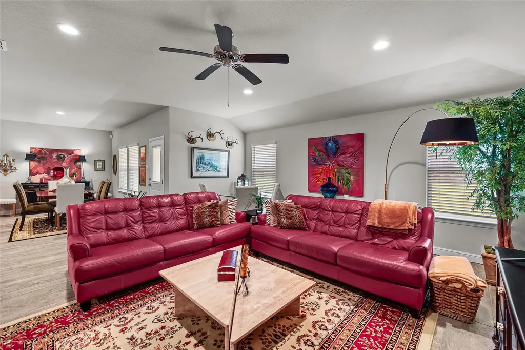 1119 Keystone Drive Granbury TX 76048