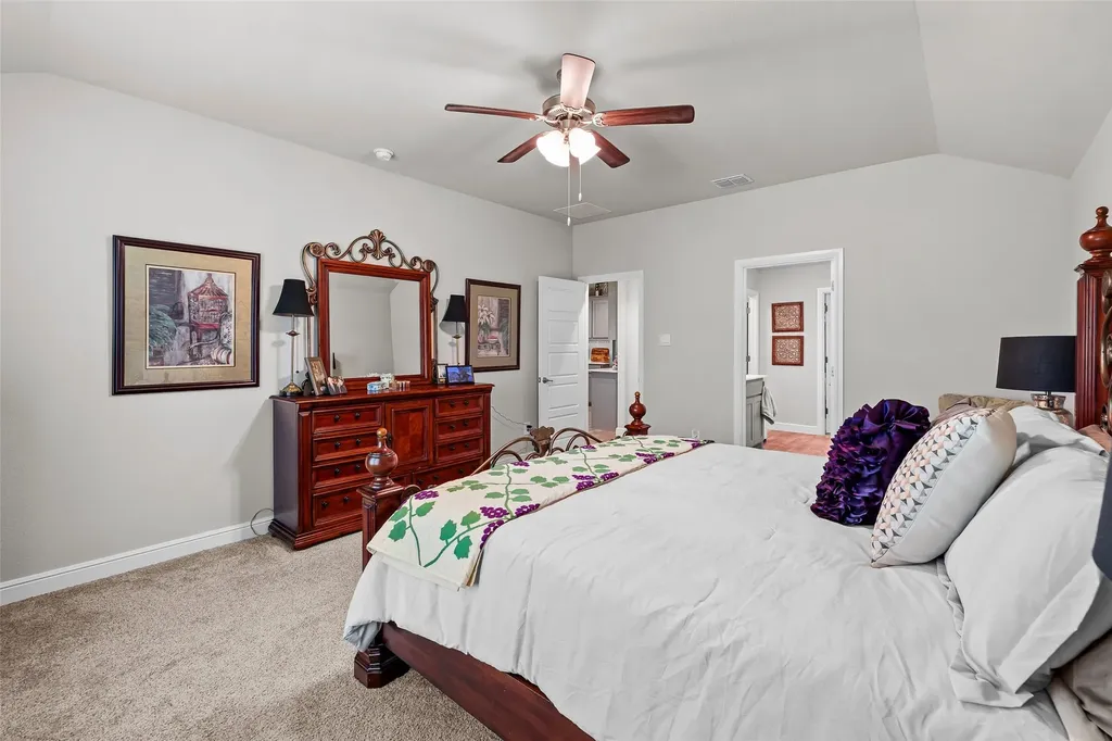 1119 Keystone Drive Granbury TX 76048