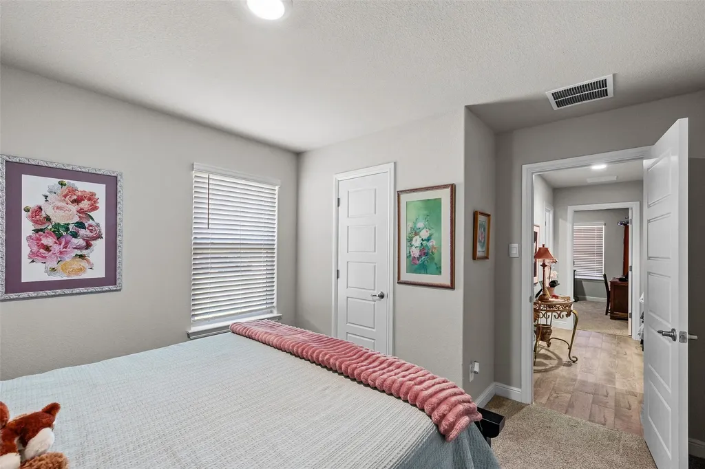 1119 Keystone Drive Granbury TX 76048