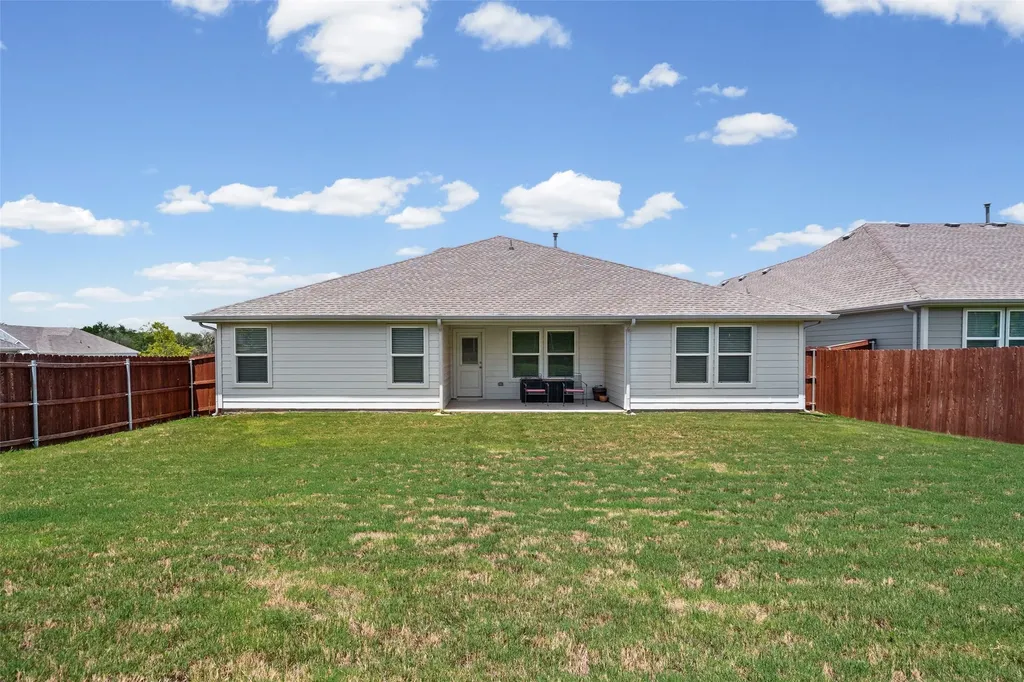 1119 Keystone Drive Granbury TX 76048