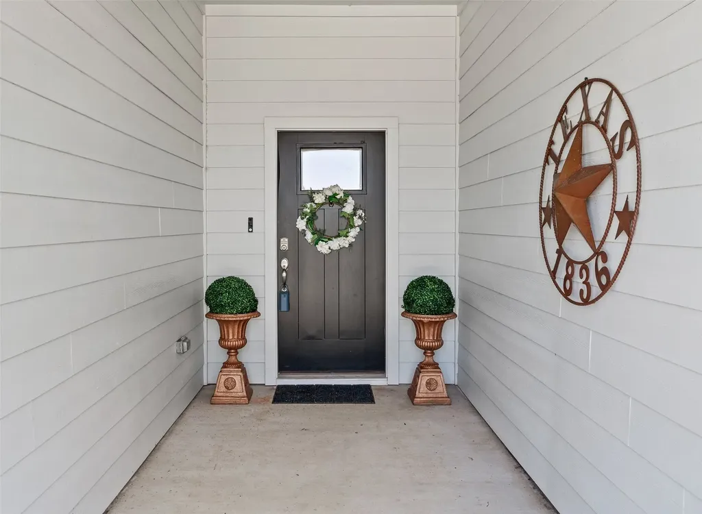 1119 Keystone Drive Granbury TX 76048