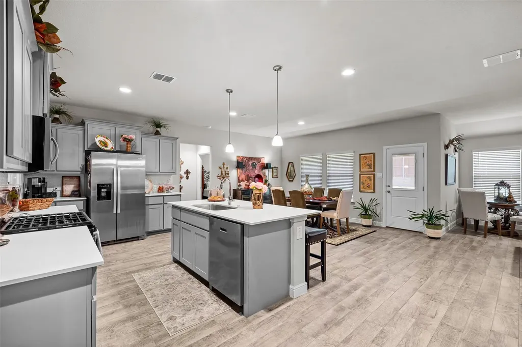 1119 Keystone Drive Granbury TX 76048