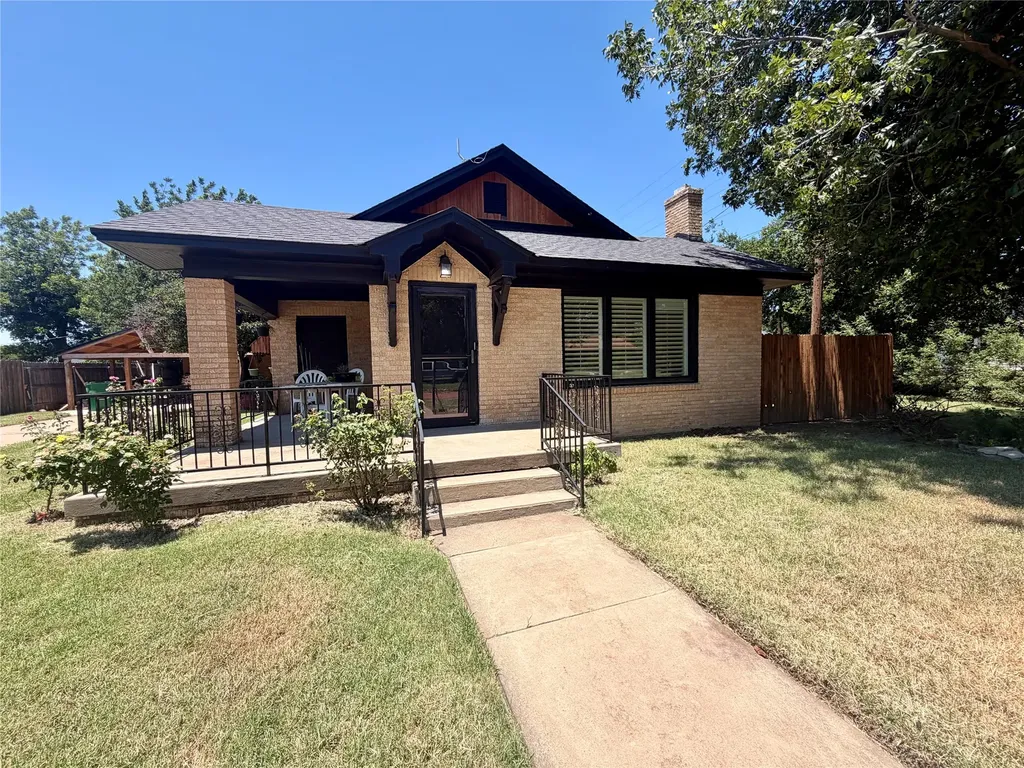 908 Cain Street Quanah TX 79252