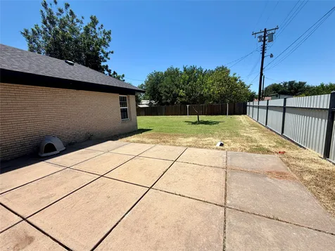 908 Cain Street Quanah TX 79252