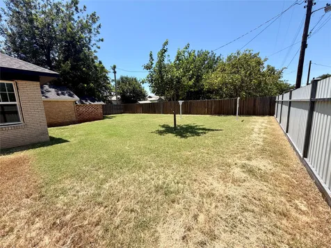908 Cain Street Quanah TX 79252