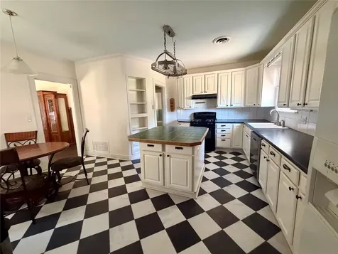 908 Cain Street Quanah TX 79252