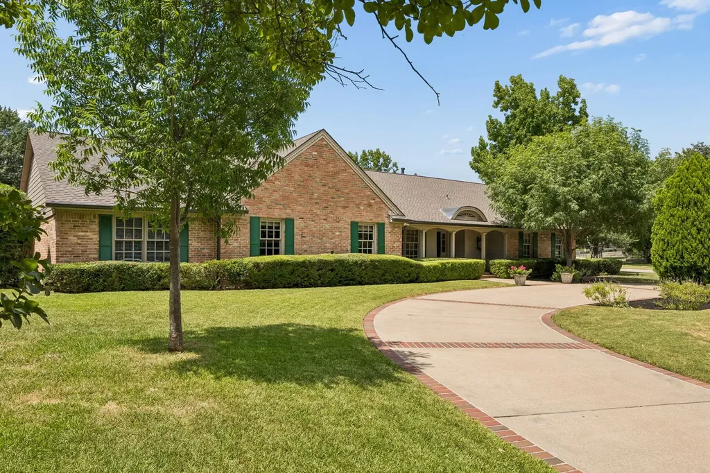 7241 Cliffbrook Drive Dallas TX 75254