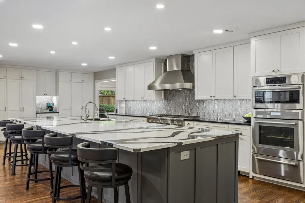 7241 Cliffbrook Drive Dallas TX 75254