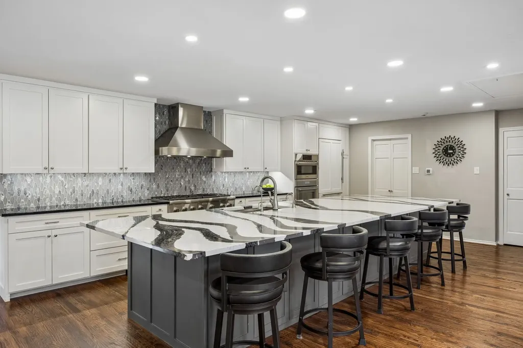 7241 Cliffbrook Drive Dallas TX 75254