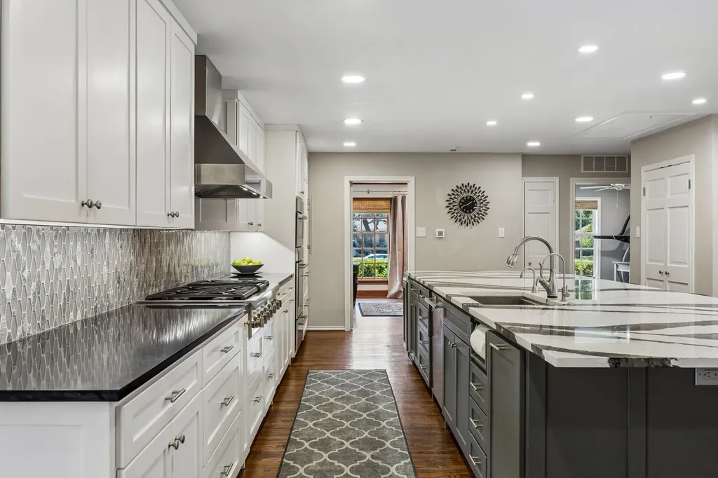 7241 Cliffbrook Drive Dallas TX 75254