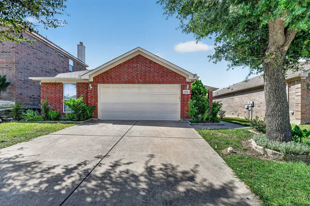 803 E Alexander Lane Euless TX 76040