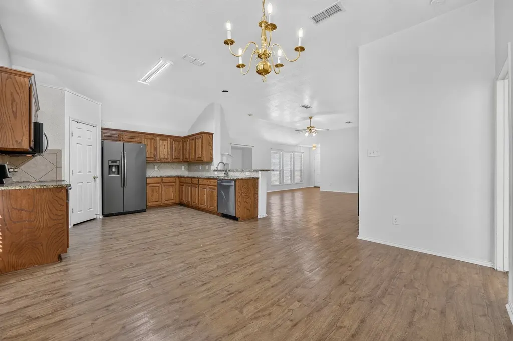 803 E Alexander Lane Euless TX 76040