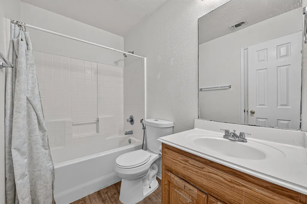 803 E Alexander Lane Euless TX 76040
