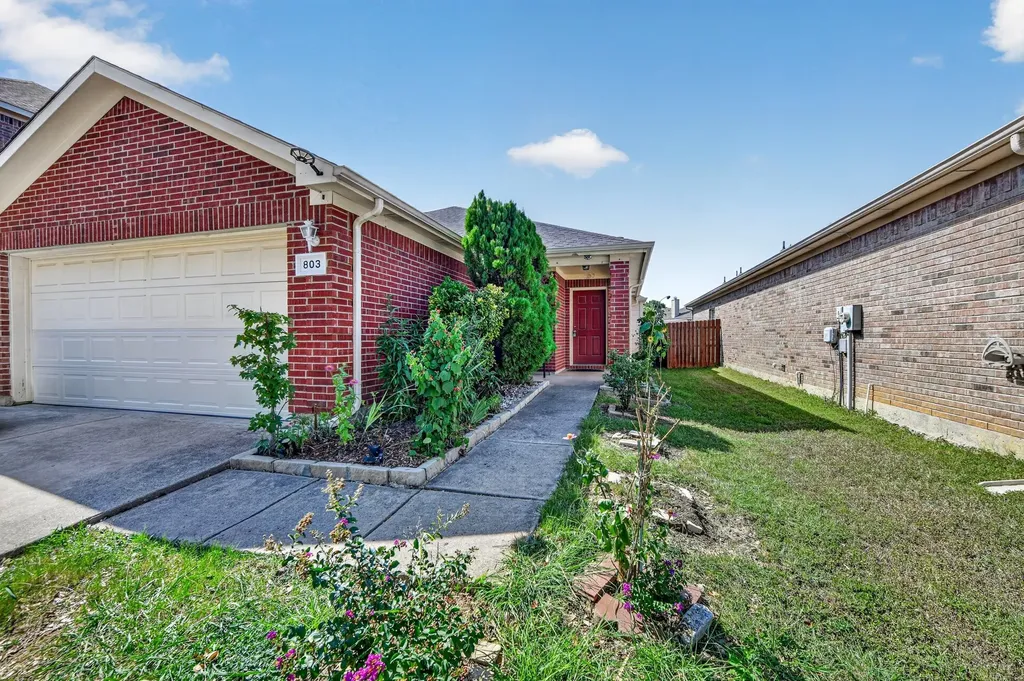 803 E Alexander Lane Euless TX 76040