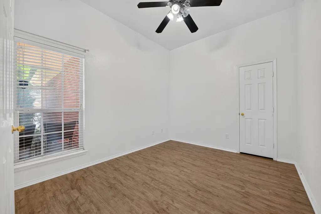 803 E Alexander Lane Euless TX 76040