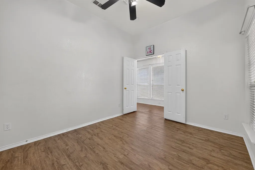 803 E Alexander Lane Euless TX 76040