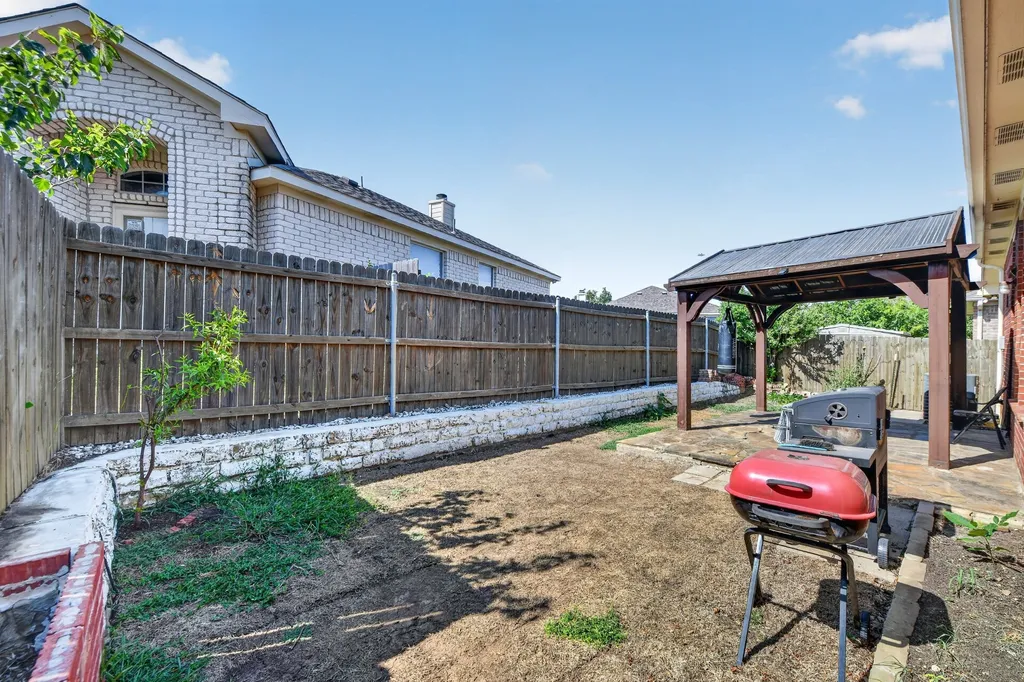 803 E Alexander Lane Euless TX 76040