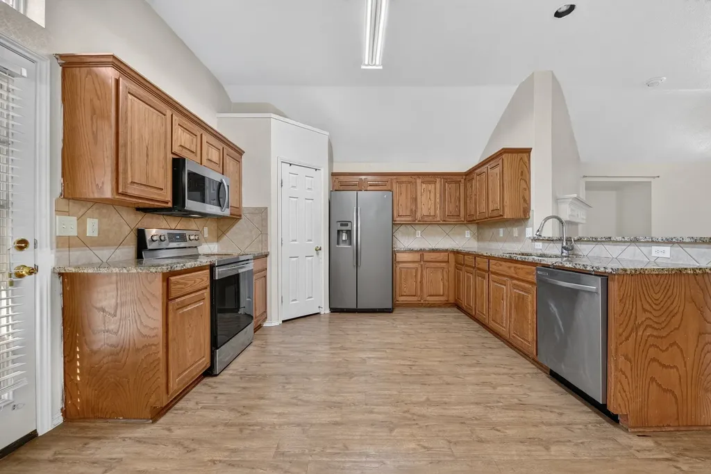 803 E Alexander Lane Euless TX 76040