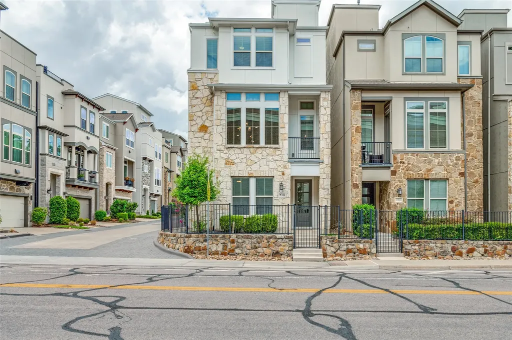 710 High Garden Place Dallas TX 75208