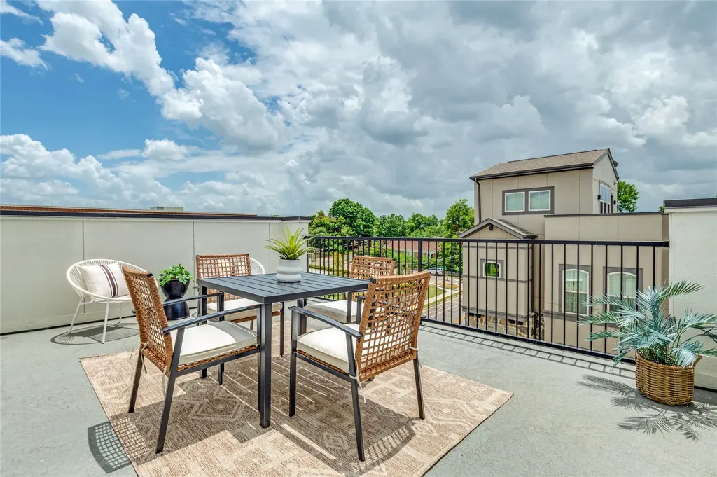 710 High Garden Place Dallas TX 75208