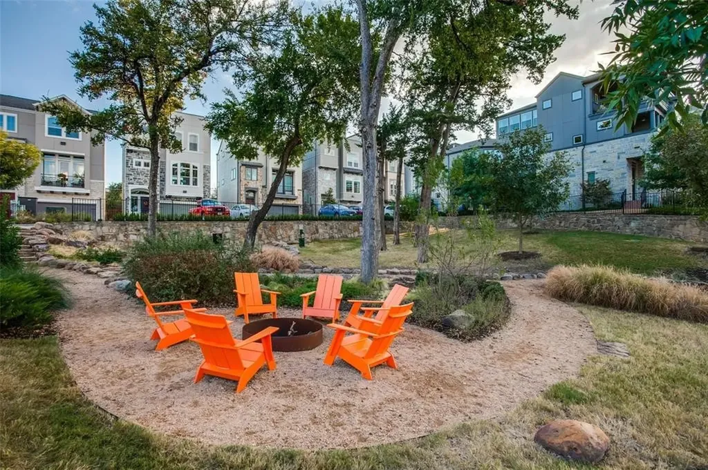 710 High Garden Place Dallas TX 75208