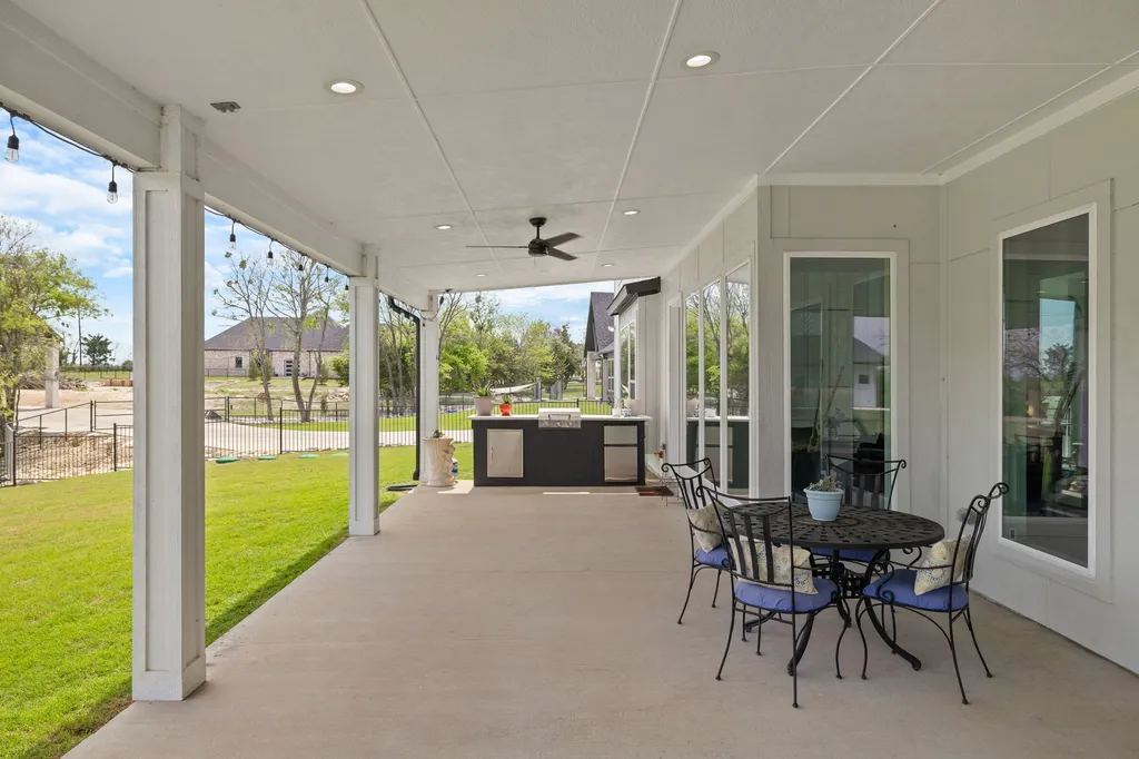 313 Ryker Lane Gunter TX 75058