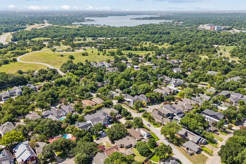 8011 Eagle Trail Dallas TX 75238