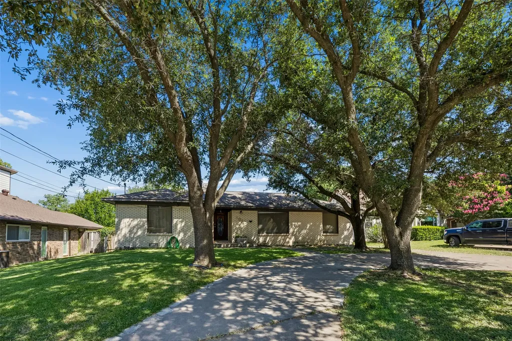 8011 Eagle Trail Dallas TX 75238