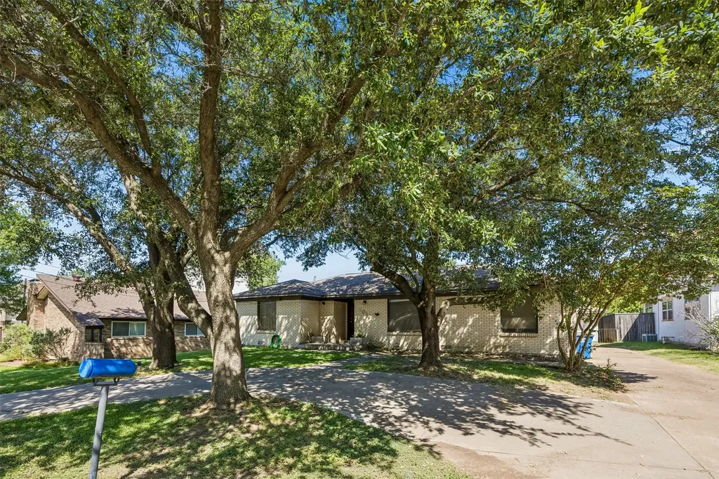 8011 Eagle Trail Dallas TX 75238