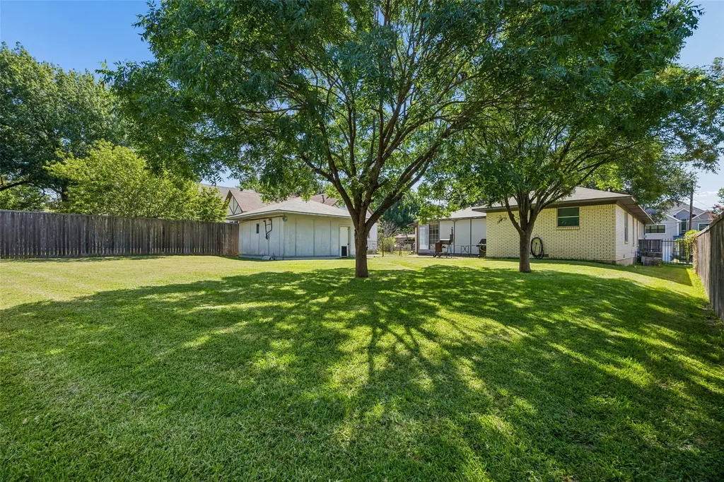 8011 Eagle Trail Dallas TX 75238