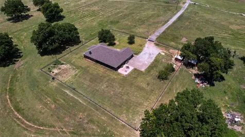 3188 Us 82 Bells TX 75414