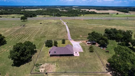 3188 Us 82 Bells TX 75414