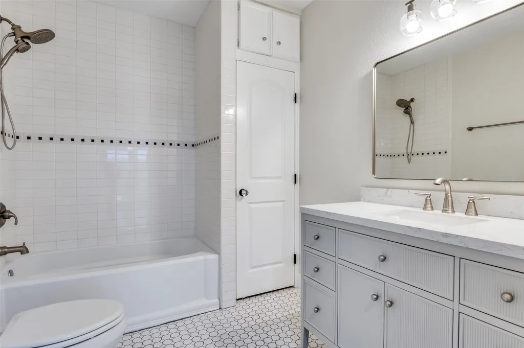 1631 Homewood Place Dallas TX 75224
