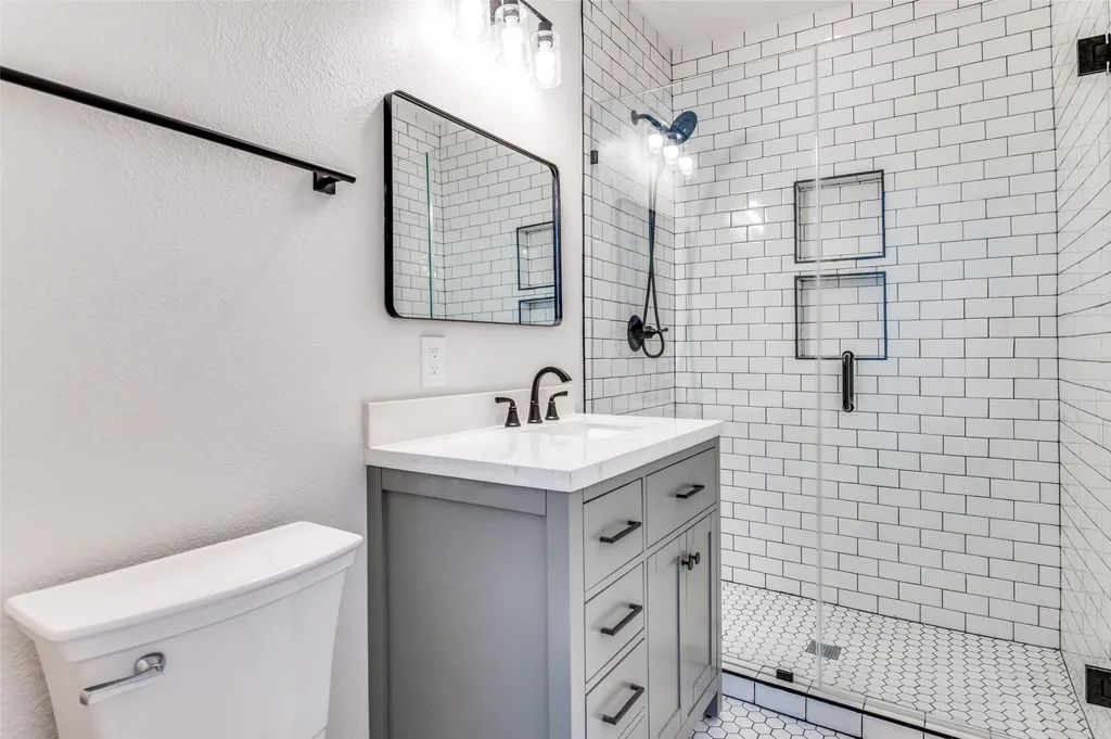 1631 Homewood Place Dallas TX 75224