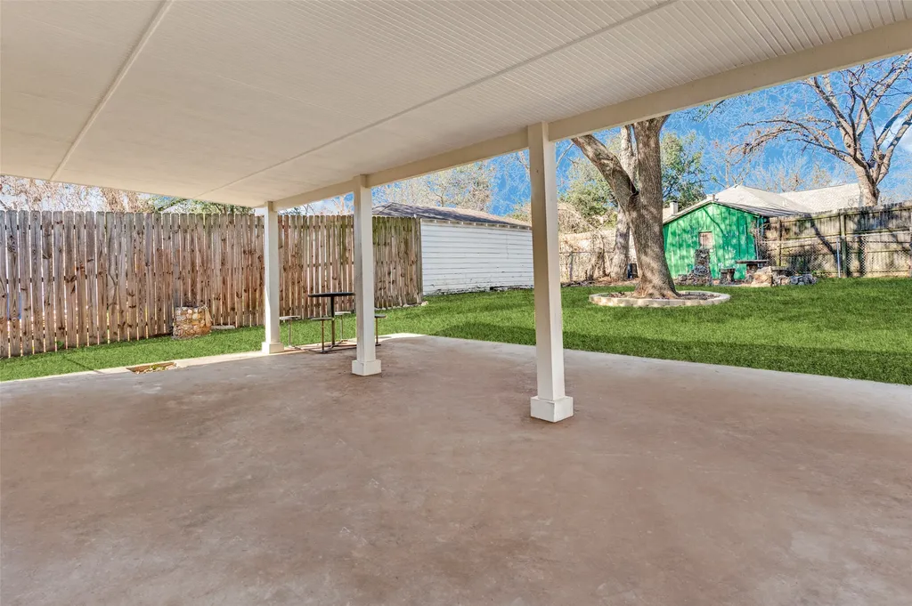 1631 Homewood Place Dallas TX 75224