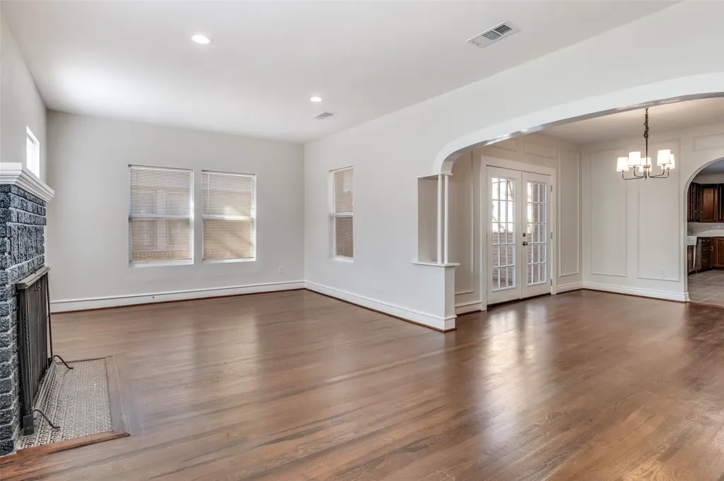 1631 Homewood Place Dallas TX 75224
