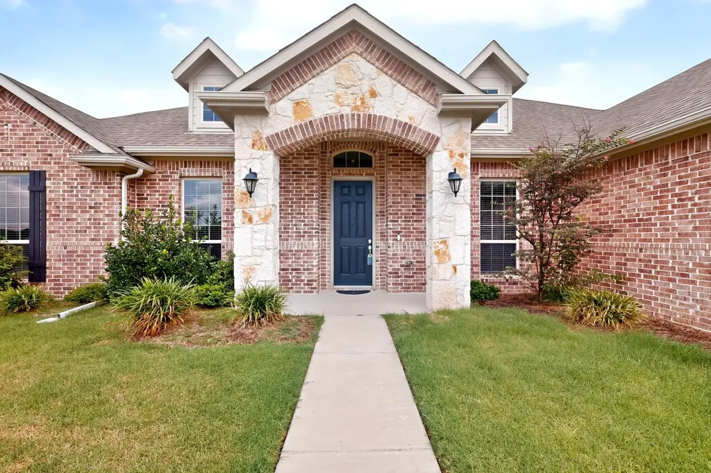 690 Serenity Lane Red Oak TX 75154