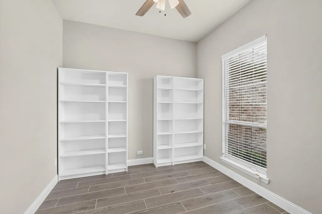 690 Serenity Lane Red Oak TX 75154