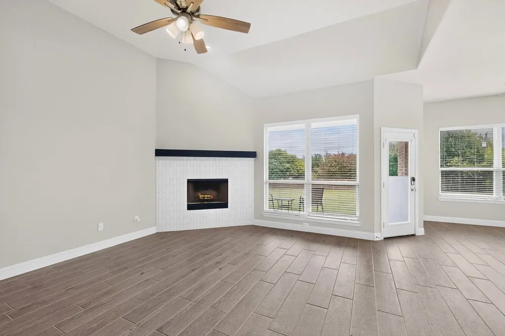 690 Serenity Lane Red Oak TX 75154
