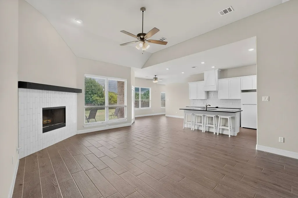 690 Serenity Lane Red Oak TX 75154